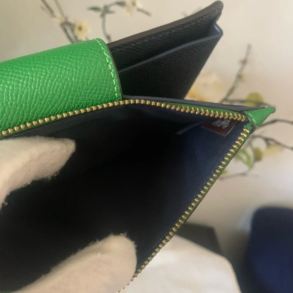 NWOT COACH LARGE TECH PHONE WALLET IN KELLY GREEN LEATHER